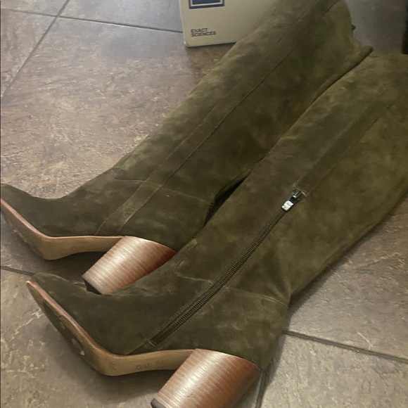 Bots - Picture 6 of 6